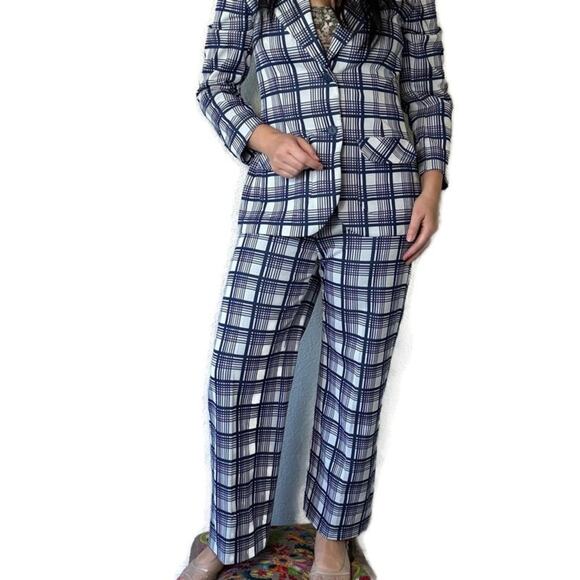 Vintage 1970s Blue & White Plaid Leisure Polyester Suit Size 12 - Picture 2 of 8